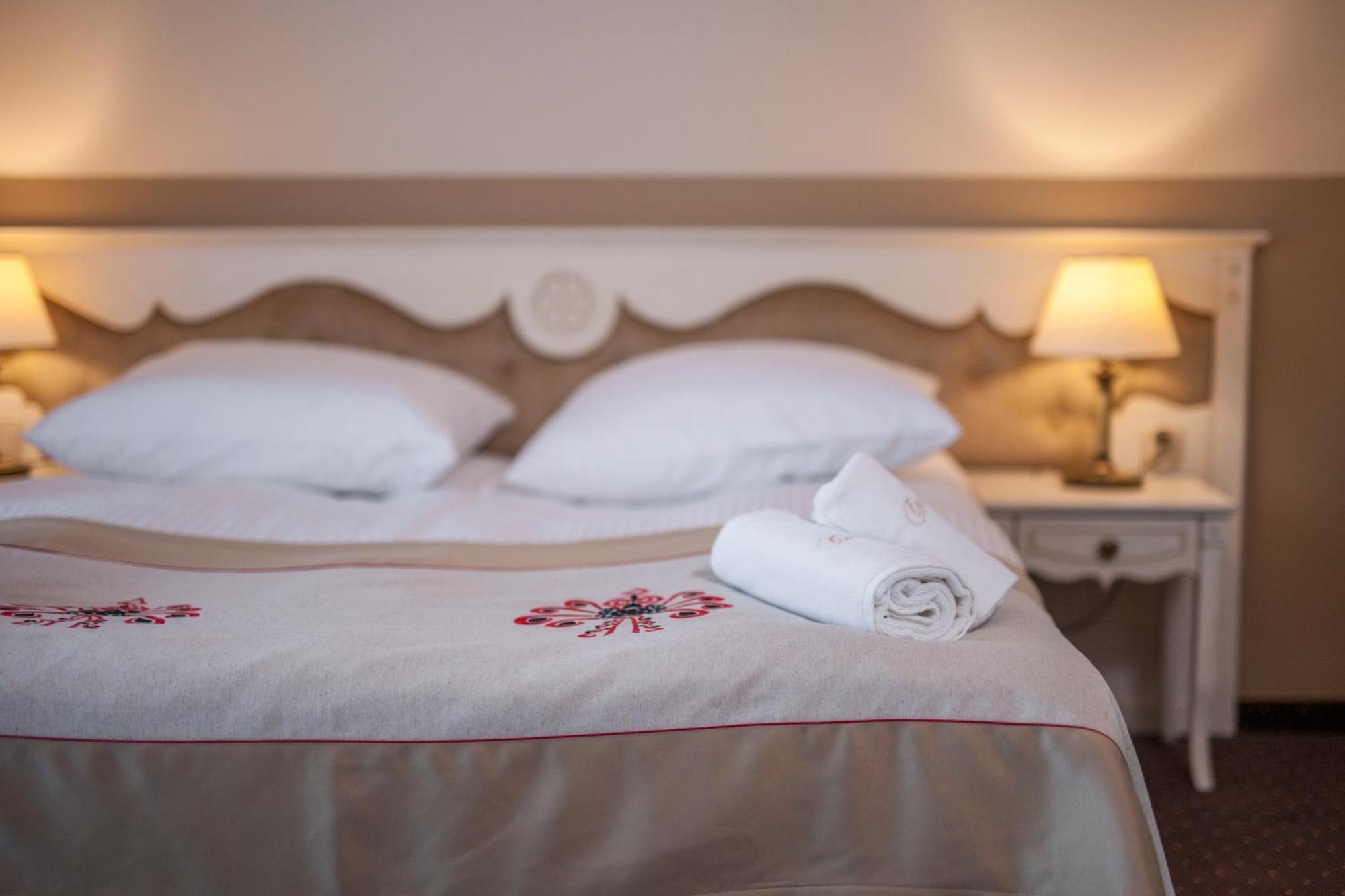 Carlina Hotel & Spa Bialka Tatrzanska Bagian luar foto